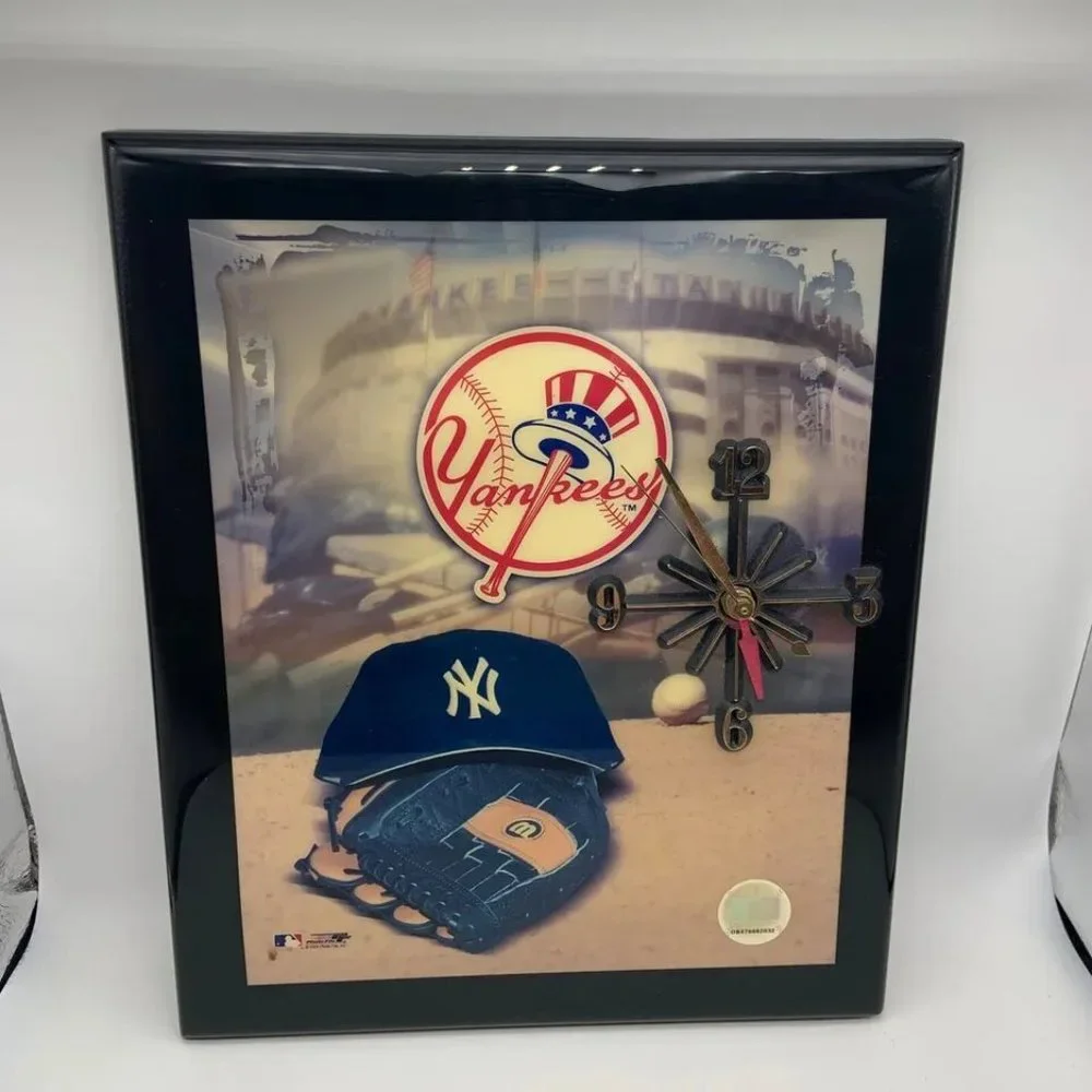 Photo File 2005 New York Yankees Wall Hanging Clock 12